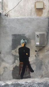 Roxy in the Box - Chatting, Vascio Art.