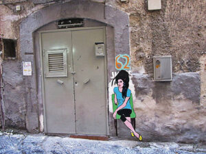 Roxy in the Box - Chatting, Vascio Art.