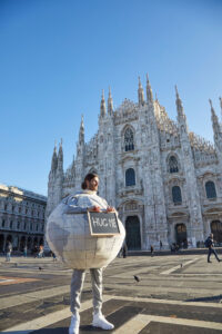 Hug me in all world languages – Roxy in the Box for Carpisa