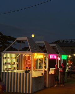 Installazioni di Roxy in the Box al Pessoa Luna Park del 2023