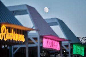 Installazioni di Roxy in the Box al Pessoa Luna Park del 2023 - Ph. Giuseppe Salerno