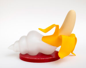 ROXY IN THE BOX - Social Pop Mirabilia Conchiglia Conchistai "Conchibanana" FDM 3Dprinting 19 x 30 x 13,5 cm ed. 10 2024