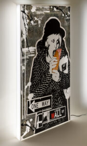 ROXY IN THE BOX - Social Pop Mirabilia "La marenna in borsa" lightbox plexiglass 100x50 cm ed. 10 2024